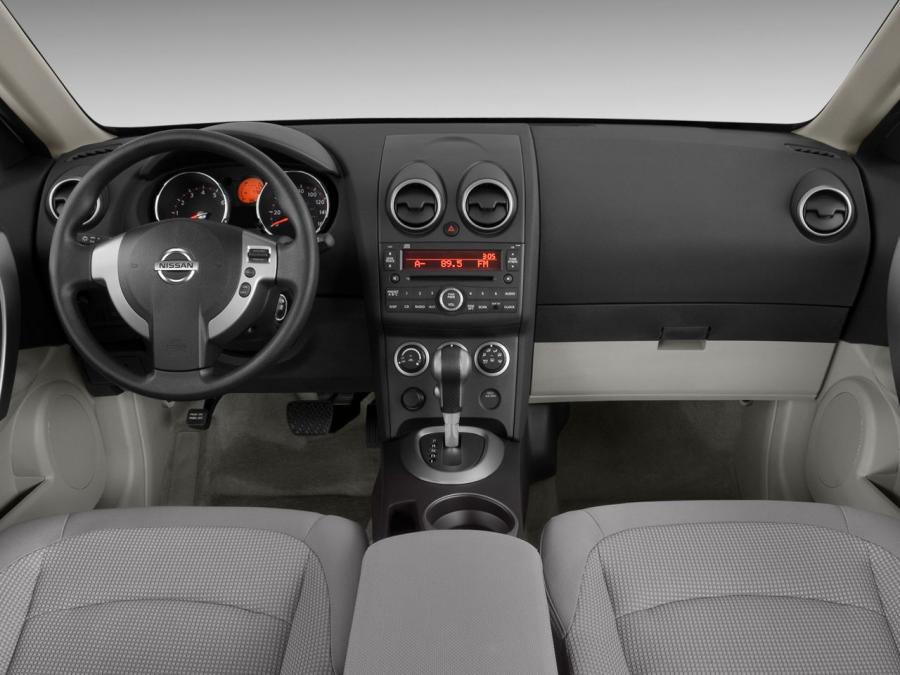 Торпедо Nissan Rogue 2007 года  (фото 1 из 34)